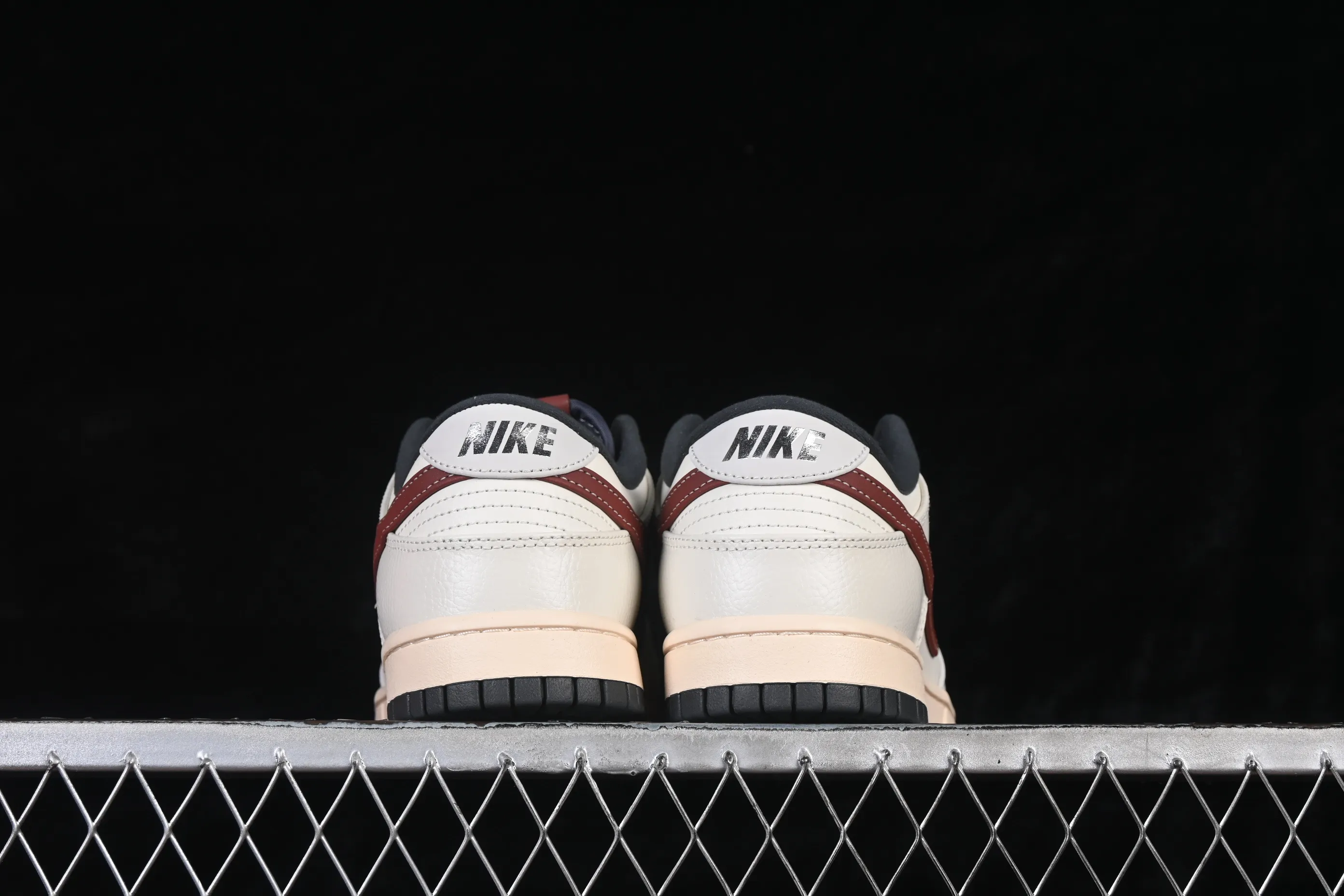 All categories Nk SB Dunk Series Nk SB Dunk Low High-end customized low-top sneakers Nike SB Dunk Low Beige Red Low-top casual sneakers WB0620-118